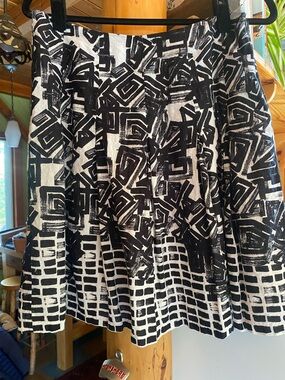 Isda & Co Black & White Printed Skirt.